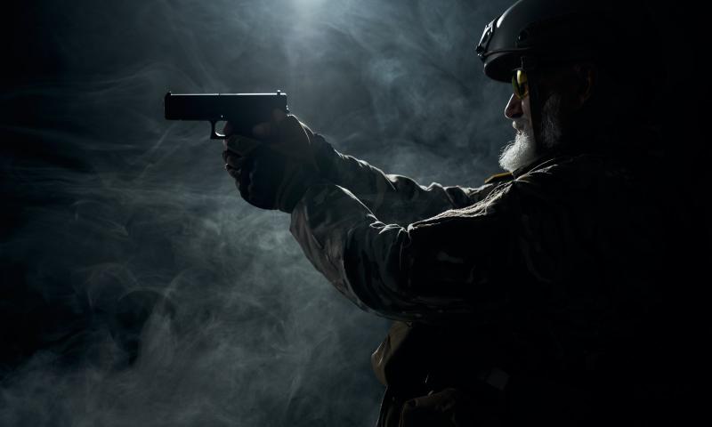 Как выбрать и установить тактический фонарь на пистолет Glock Как выбрать и установить тактический фонарь на пистолет Glock